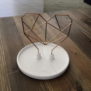 Coxet Wire Heart Ceramic Jewelry Holder